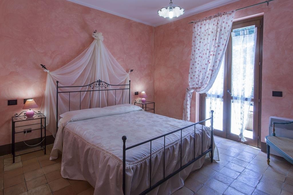 Agriturismo La Gismonda براتشيانو الغرفة الصورة